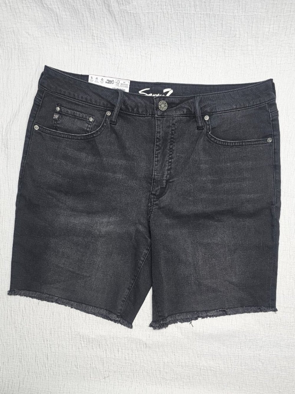 Seven7 Women's Mid Rise Relaxed Bermuda Jean Short Black - Picture 1 of 4